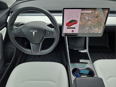 Used 2018 Tesla Model 3 Long Range image 17