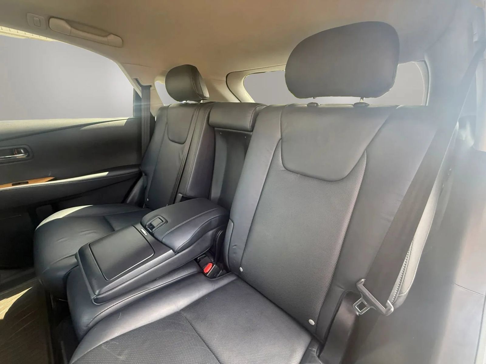 Used 2015 Lexus RX 450h AWD image 39