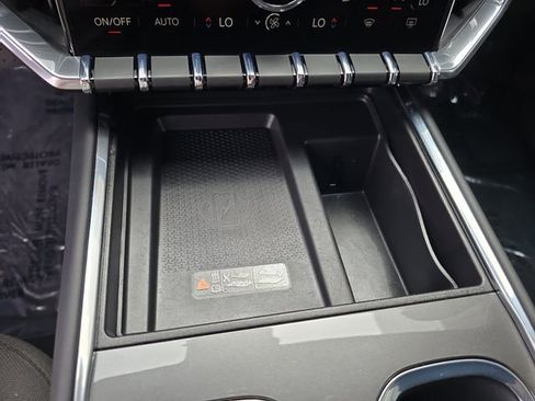 Certified 2025 GMC Acadia Elevation FWD image 22