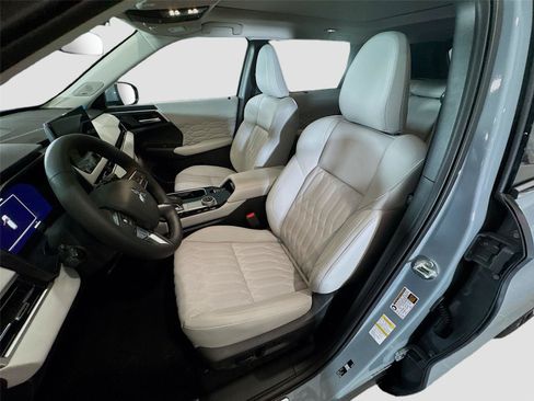 New 2026 Mitsubishi Outlander SEL FWD image 2