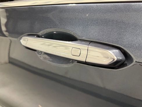 Used 2021 Cadillac XT6 Premium Luxury FWD image 3
