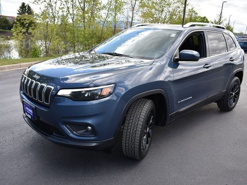 Used 2019 Jeep Cherokee Latitude Plus w/ Comfort/Convenience Group AWD/4WD image 9