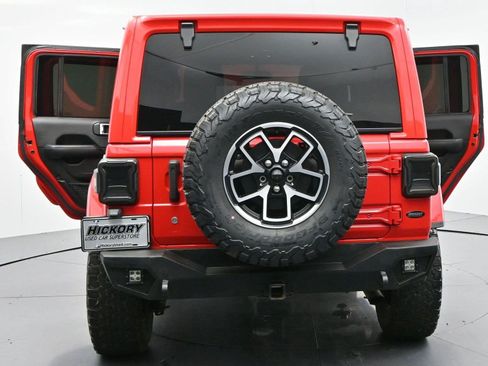 Used 2020 Jeep Wrangler Unlimited Sahara AWD/4WD image 37