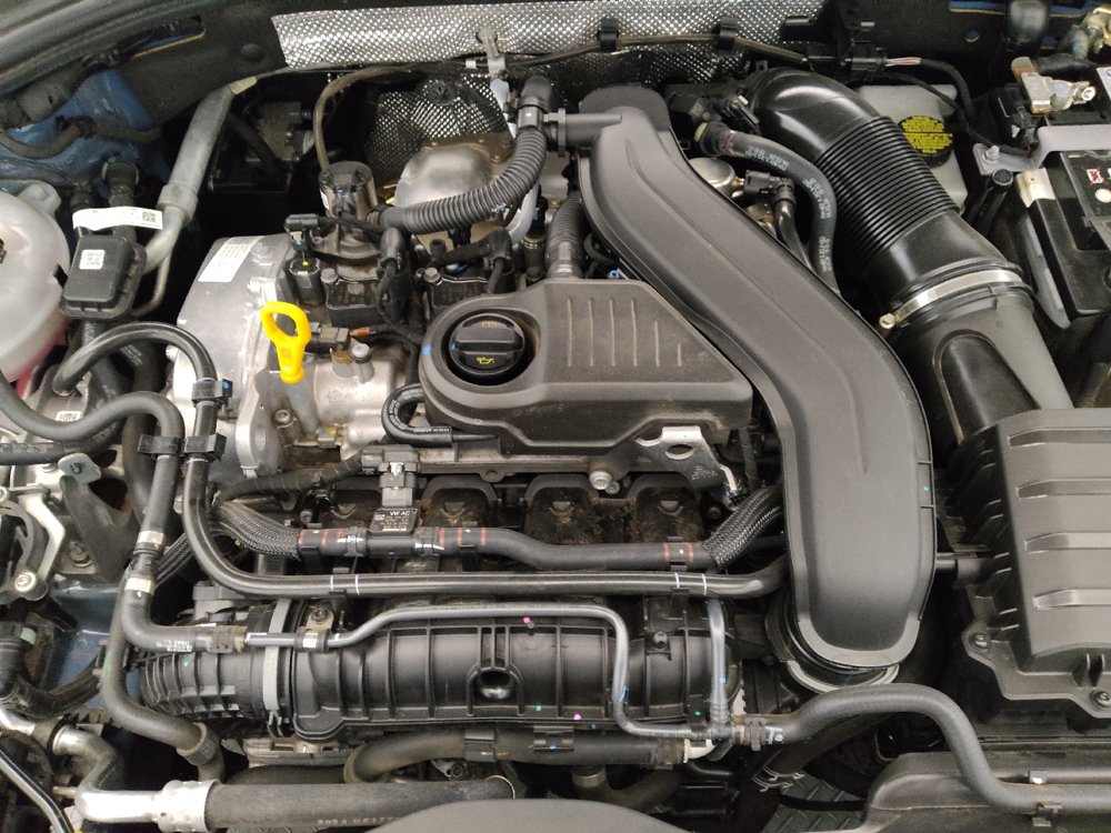Used 2025 Volkswagen Jetta SE FWD image 30