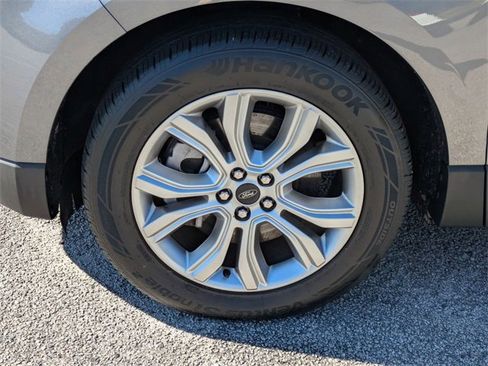 Used 2024 Ford Edge Titanium image 10