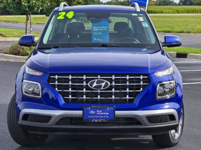 Used 2024 Hyundai Venue SEL FWD image 3