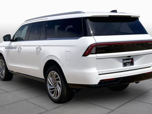 New 2026 Lincoln Navigator L Reserve AWD/4WD image 12