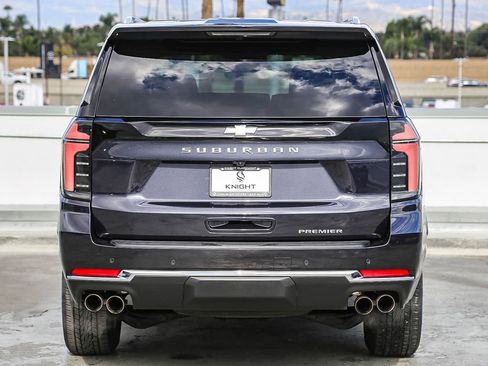 Used 2025 Chevrolet Suburban Premier image 8
