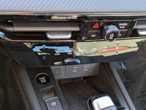 New 2026 Nissan Kicks SR FWD image 18