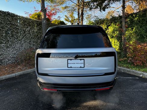 New 2025 Land Rover Range Rover SE image 6