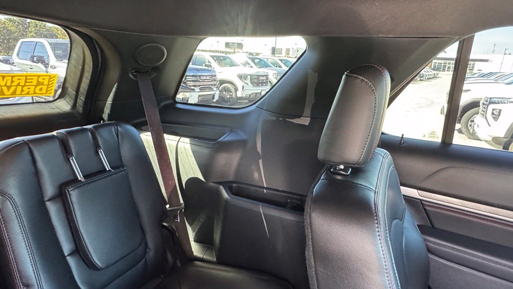 Used 2018 Ford Explorer Sport w/ Ford Safe & Smart Package AWD/4WD image 15