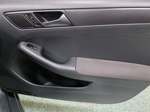Used 2012 Volkswagen Jetta S image 26
