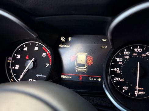 Used 2019 Alfa Romeo Stelvio image 22
