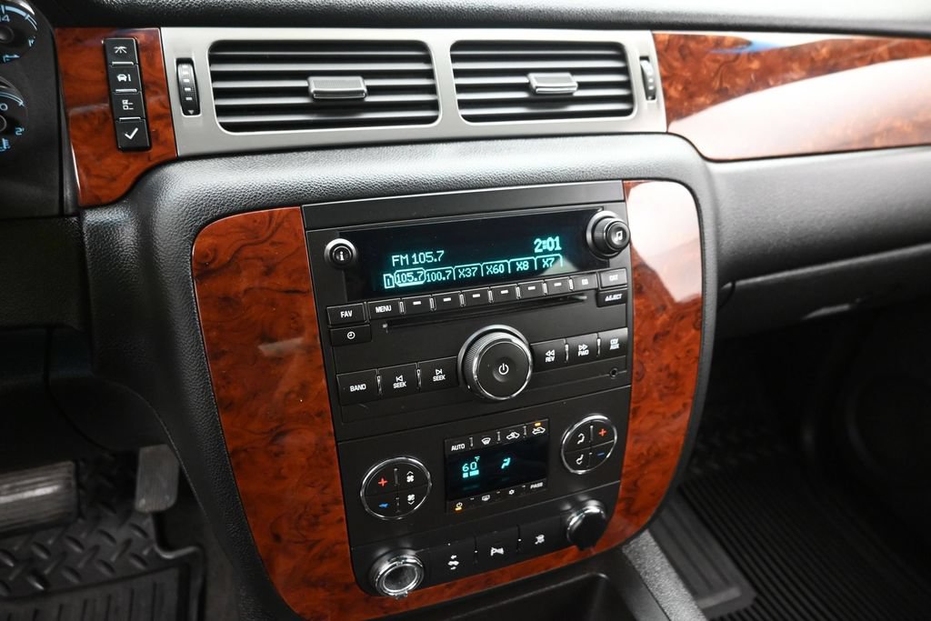 Used 2011 Chevrolet Silverado 1500 LTZ w/ LTZ White Diamond Edition AWD/4WD image 17