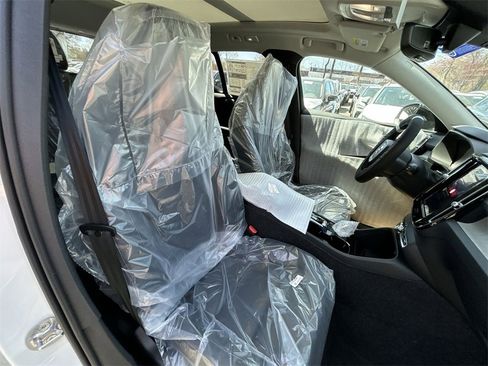 New 2025 Volvo XC40 B5 Plus w/ Protection Package Premier image 15