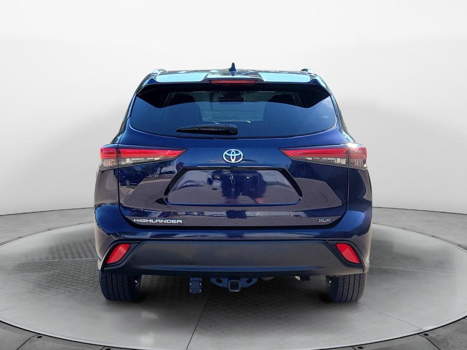 Used 2020 Toyota Highlander XLE FWD image 6