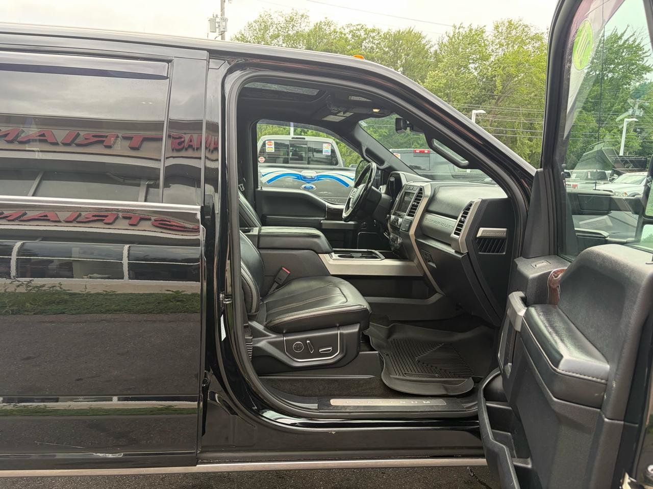 Used 2017 Ford F450 Platinum w/ Platinum Ultimate Package AWD/4WD image 46