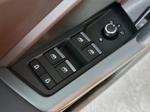 New 2025 Audi Q3 2.0T Premium image 17