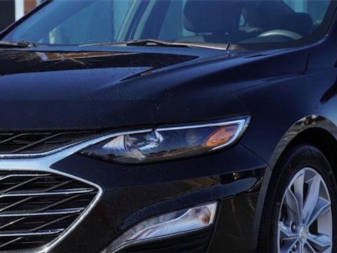 Used 2024 Chevrolet Malibu LT image 4