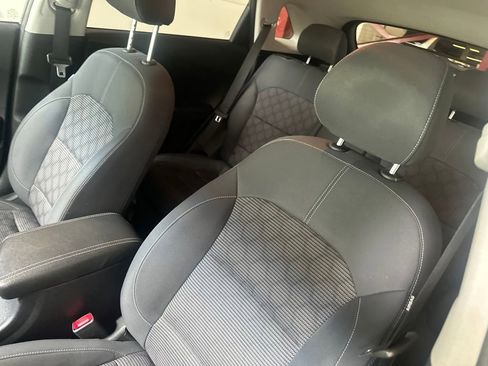 Used 2019 Kia Niro LX FWD image 10
