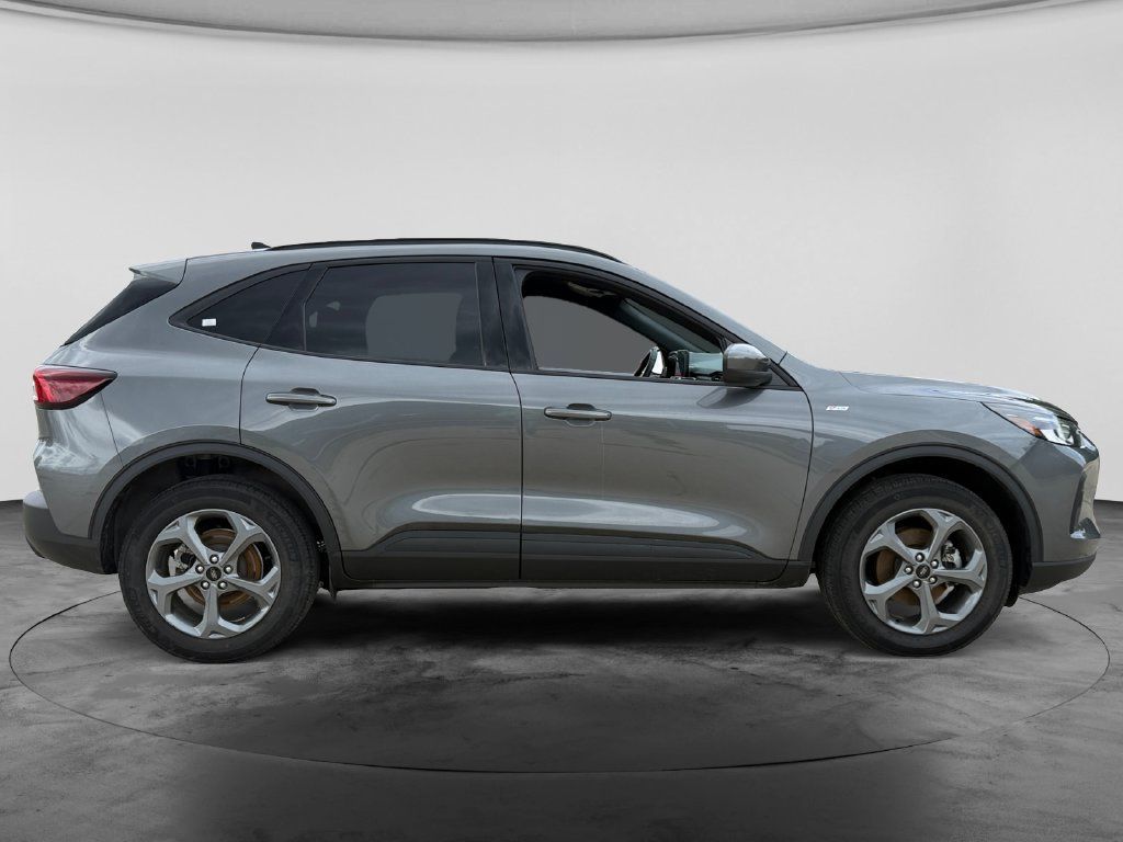 Used 2025 Ford Escape ST-Line Select AWD/4WD image 10