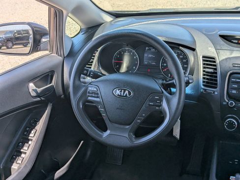 Used 2018 Kia Forte LX FWD image 15