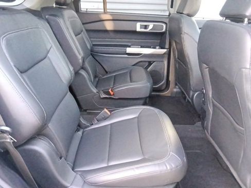 Used 2021 Ford Explorer XLT w/ Equipment Group 202A image 33