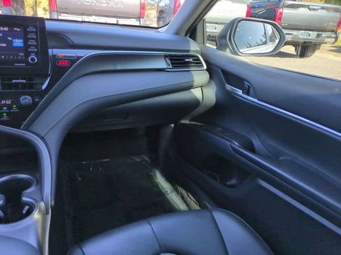 Certified 2022 Toyota Camry SE image 16