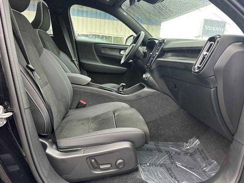 Certified 2023 Volvo XC40 Recharge Ultimate w/ Protection Package Premier AWD/4WD image 11