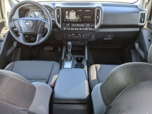 Certified 2025 Nissan Frontier SV w/ SV Convenience Package image 18