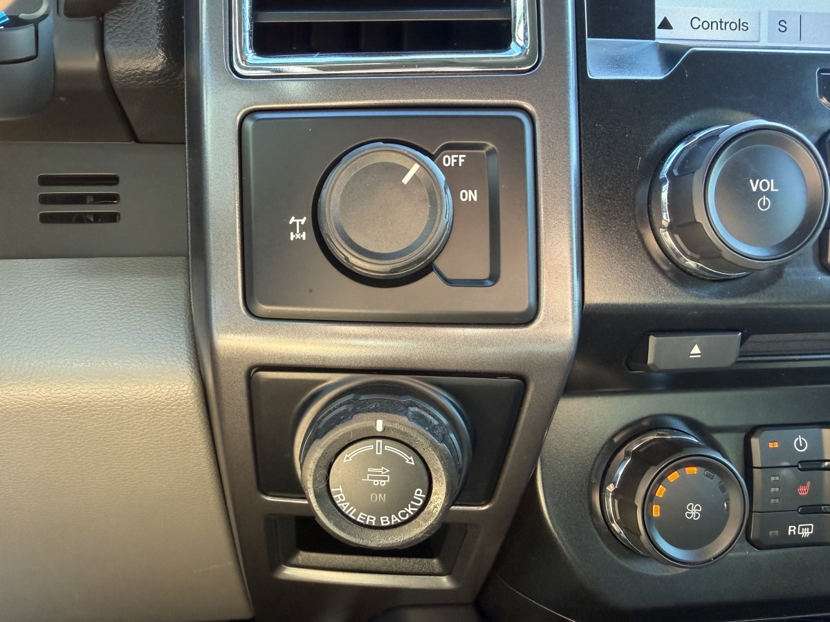 Used 2016 Ford F150 XLT w/ Equipment Group 302A Luxury RWD image 32