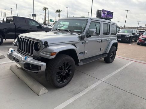 Used 2021 Jeep Wrangler Unlimited Sahara image 1