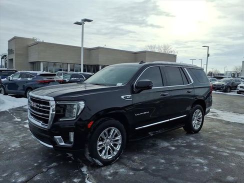 Used 2021 GMC Yukon SLT w/ SLT Premium Package image 12
