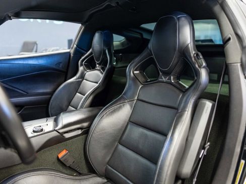 Used 2015 Chevrolet Corvette Z06 w/ 2LZ Preferred Equipment Group image 9