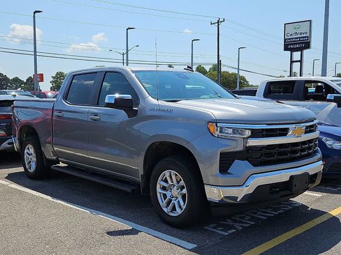 Used 2024 Chevrolet Silverado 1500 LT AWD/4WD image 2