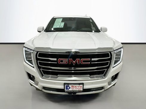 Used 2023 GMC Yukon XL SLT w/ SLT Luxury Package AWD/4WD image 2
