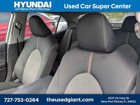 Used 2020 Toyota Camry LE FWD image 3