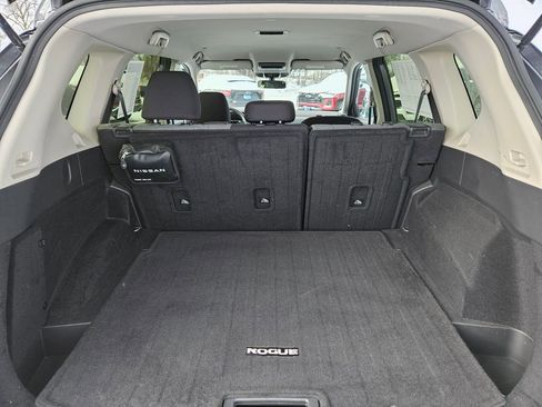 Used 2023 Nissan Rogue SV image 28