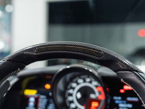 Used 2018 Ferrari 812 Superfast image 33