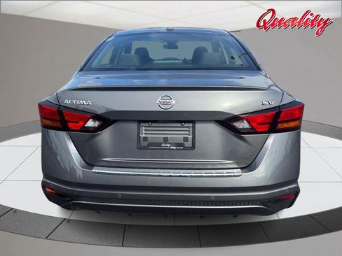 Used 2022 Nissan Altima 2.5 SV FWD image 4