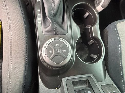 Used 2021 Ford Bronco Outer Banks AWD/4WD image 11