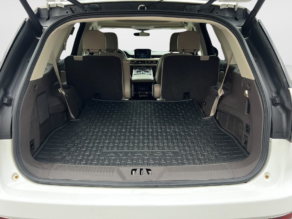 Used 2022 Lincoln Aviator Reserve w/ Equipment Group 201A RWD image 9