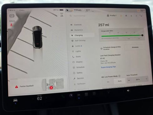 Used 2024 Tesla Model Y Long Range AWD/4WD image 53