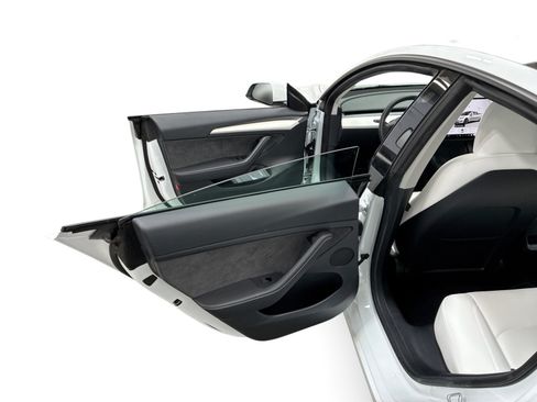 Certified 2023 Tesla Model 3 Long Range AWD/4WD image 10