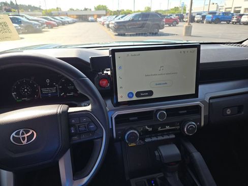 Used 2025 Toyota 4Runner TRD Off-Road Premium AWD/4WD image 27