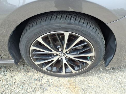 Used 2018 Toyota Camry SE FWD image 7