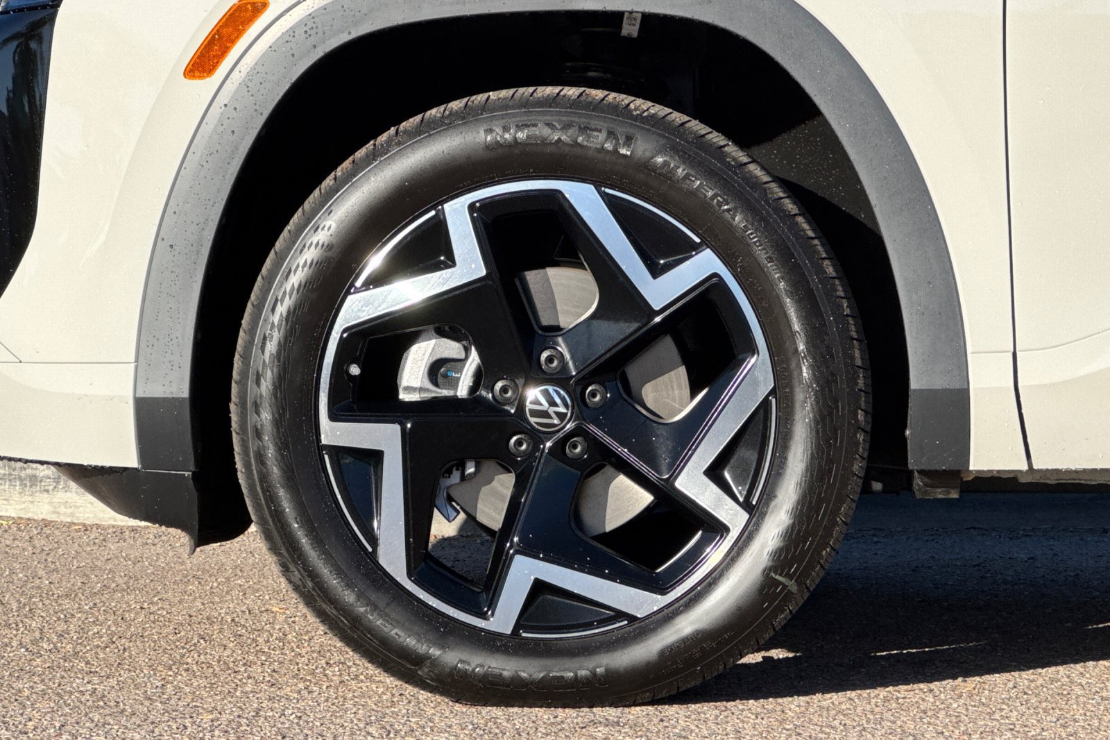 New 2027 Volkswagen Atlas SEL R-Line AWD/4WD image 27