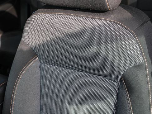 Used 2018 Chevrolet Traverse LT image 24