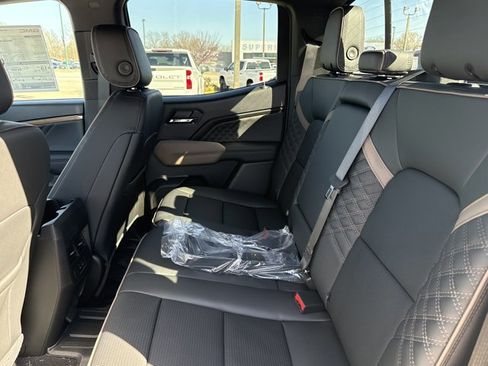 New 2026 GMC Canyon Denali image 6