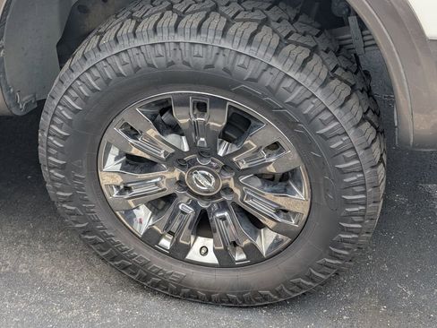 Used 2017 Nissan Titan Platinum Reserve RWD image 18